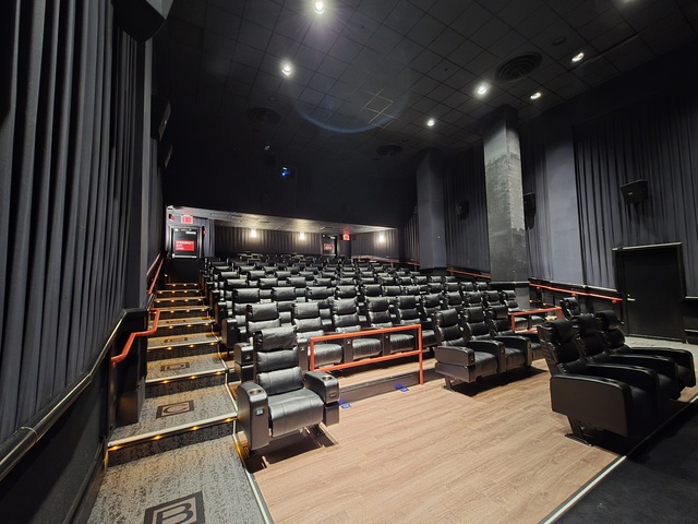 AMC Lincoln Square 13