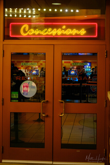 Regal Everett Stadium 16 