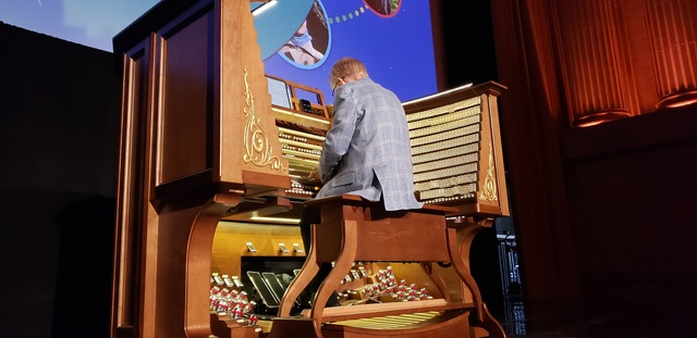 New Electric/Pipe Organ Castro Theatre SF 