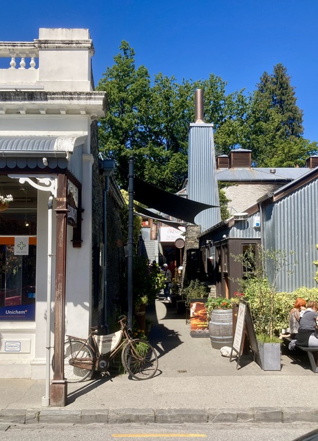 Dorothy Browns Cinema & Bar