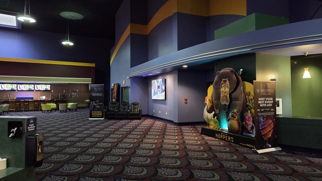 Lobby - Providence Place Cinema