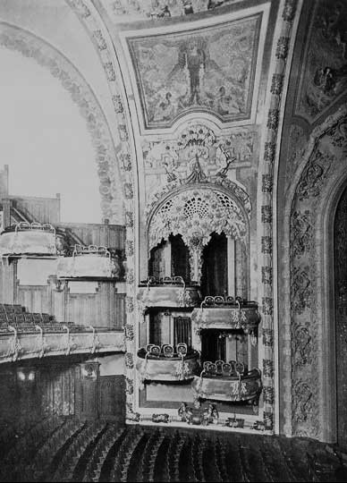 New Amsterdam Theatre