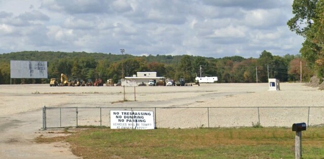 Norwich-New London Twin Drive-In