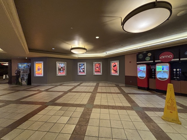AMC 34th Street 14 4th Floor Lobby
