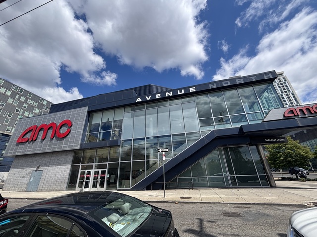AMC Broadstreet 7 Front Exterior