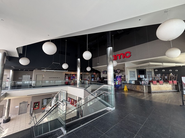 AMC Broadstreet 7 Lobby 