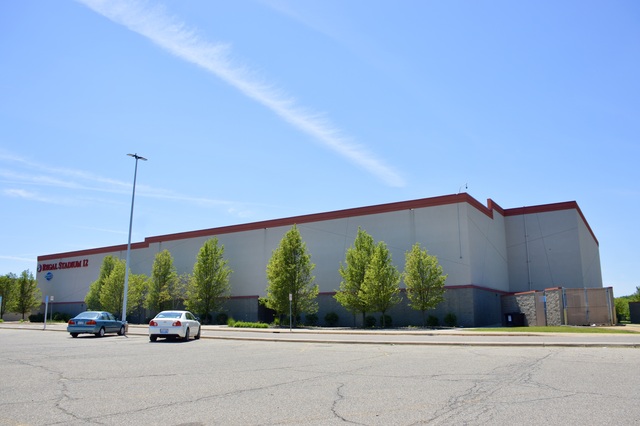 Regal Lansing Mall Stadium 12 & RPX