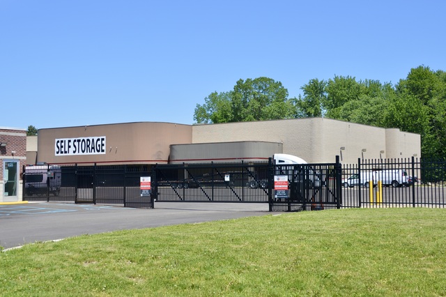 Elmwood Plaza 8