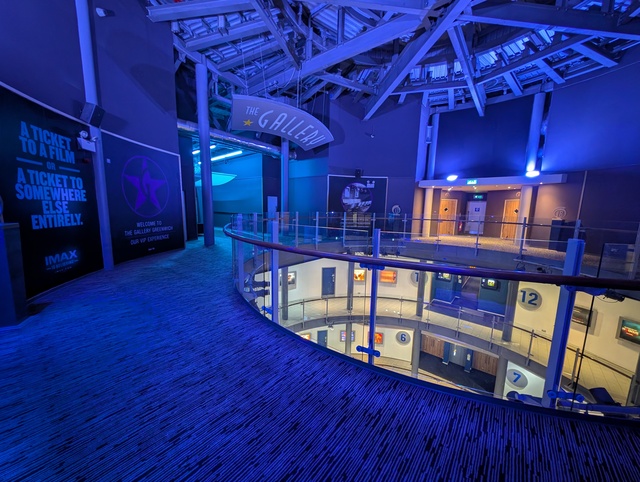Gallery level foyer