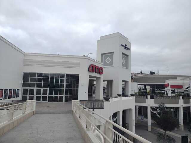 AMC Fashion Valley 18