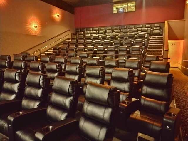 AMC Fashion Valley 18