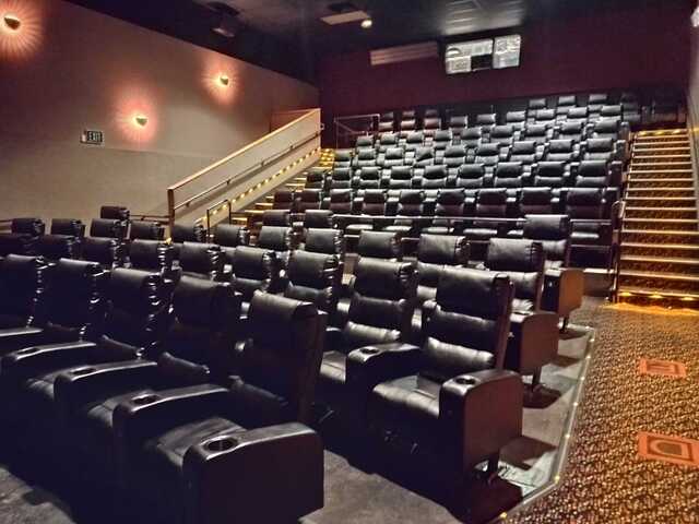 AMC Fashion Valley 18