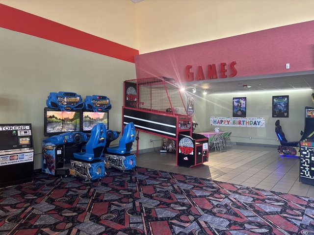 Regal Manahawkin 10 Arcade