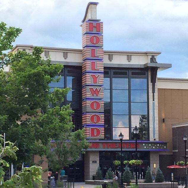 Regal SouthGlenn Stadium 14