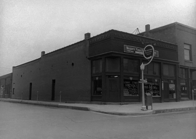 Old Lyric Theatre, new Western Auto