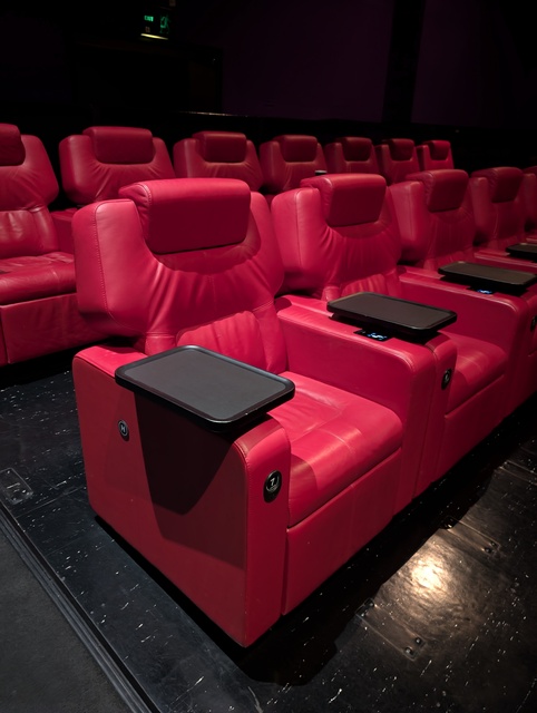 Screen 6 recliners