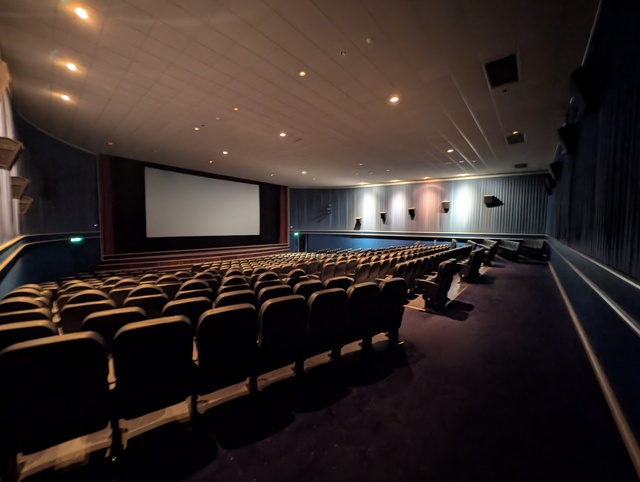 Screen 1 - Odeon XL 
