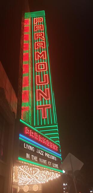 Best Theatre Neon Sign In California Paramount Oakland CA 