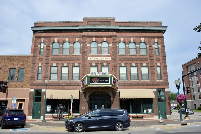 Oster Regent Theatre