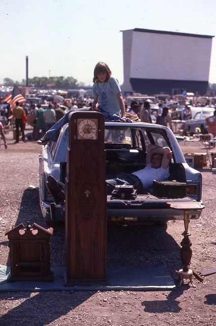 Double drive in flea market 
