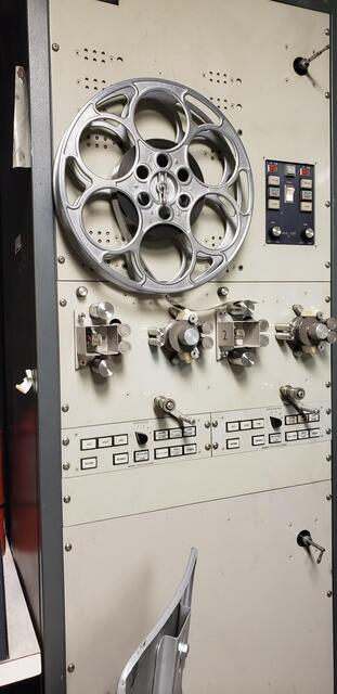 Magnetic Stereo Sync Separate Unit In Stanford Booth