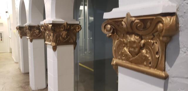 Fox Varsity Theatre  Side Pillar Inner Walls 