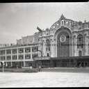 Marquee installation, 1926 photo credit Theatre Historical Society of America.