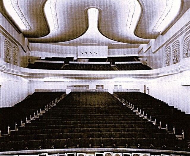 Hoyts Park Theatre 319 Montague Street, Melbourne, VIC