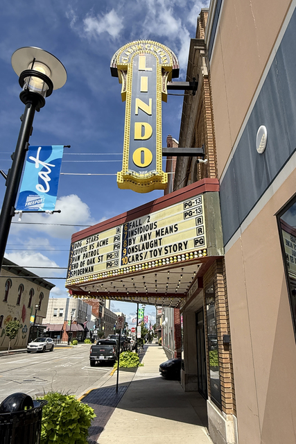 Classic Cinemas Lindo Theatre XQ, Freeport, IL