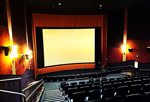 AMC The Grove 14 189 The Grove Drive, Los Angeles, CA 