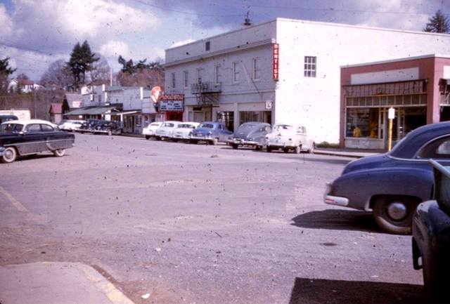 Broadway Theater in the early `50's. Photo couresty of Lincoln Land Facebook page.